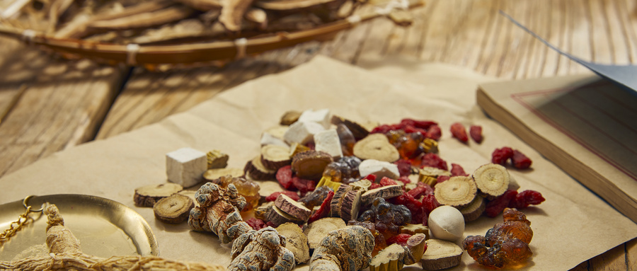 發(fā)揮行業(yè)自律 保證“兩保一穩(wěn)” 中國中藥協(xié)會做好抗疫中藥生產(chǎn)供應(yīng)引導(dǎo)工作